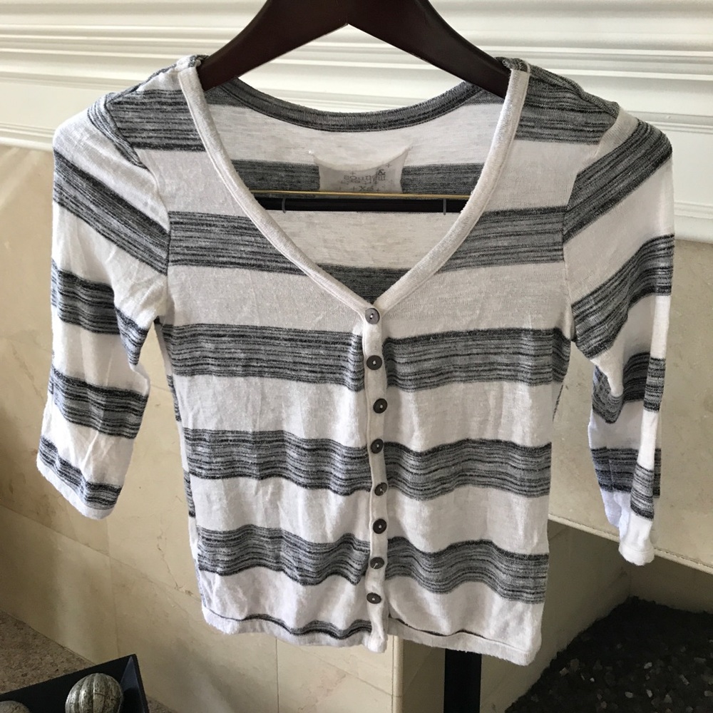 SOUND & MATTER button down top